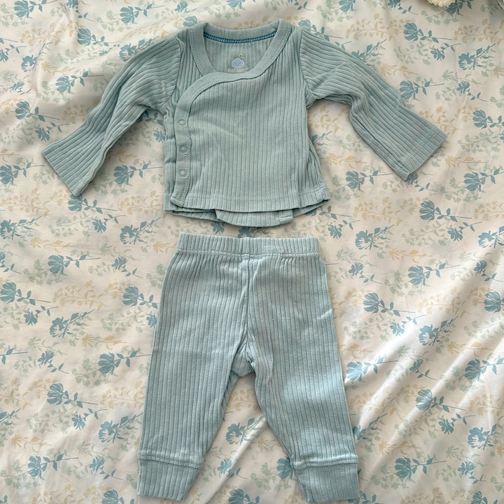 Newborn matching set
